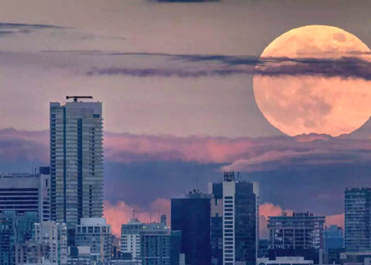 Double-supermoon display in August I এই মাহত চন্দ্ৰৰ বিৰল মহাজাগতিক ঘটনা, এটা মাহতে দুবাৰকৈ পূৰ্ণিমা