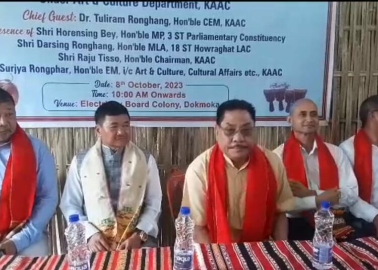ডকমোকাত কাৰ্বি পৰম্পৰাগত সংগীত বিদ্যালয়ৰ শুভ উদ্ধোধন কৰে মুখ্য কাৰ্যবাহী সদস্য তুসিৰাম ৰমহাঙে