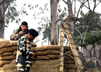 Terrorist attack in JK I জম্মু সীমান্তত পুনৰ পাকিস্তানৰ গোলাবৰ্ষণ, ২ বিএছএফ জোৱানকে ধৰি তিনিজন আহত ৩