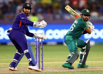 ICC Cricket world cup 2023 I ১৯১ ৰাণতে সমাপ্ত পাকিস্তানৰ ইনিংছ; খেলিব নোৱাৰিলে সম্পূৰ্ণ অভাৰো