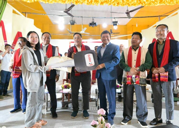 Scooty distribution ceremony I ডিফুত উচ্চতৰ মাধ্যমিক শিক্ষান্ত পৰীক্ষাত কৃতীত্ব সহকাৰে উত্তীৰ্ণ হোৱা ছাত্ৰ-ছাত্ৰীৰ  স্কুটী প্ৰদান