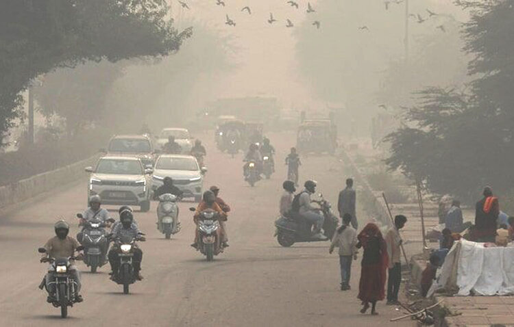 Delhi pollution I দীপাৱলীৰ ফটকাই পুনৰ শিখৰলৈ নিলে দিল্লীৰ প্ৰদূষণ