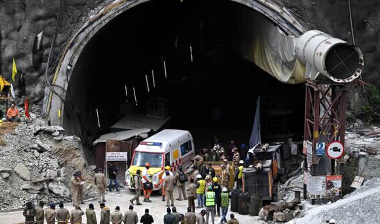 Uttarakhand tunnel accident I সুৰংগৰ পৰা কেনেদৰে বাহিৰ উলিয়াই অনা হ'ব ৪১ জন শ্ৰমিকক, ক'ত ৰাখিব তেওঁলোকক? উত্তৰাখণ্ড চৰকাৰৰ পৰিকল্পনা ঘোষণা 1 Uttarakhand tunnel accident I সুৰংগৰ পৰা কেনেদৰে বাহিৰ উলিয়াই অনা হ’ব ৪১ জন শ্ৰমিকক, ক’ত ৰাখিব তেওঁলোকক? উত্তৰাখণ্ড চৰকাৰৰ পৰিকল্পনা ঘোষণা