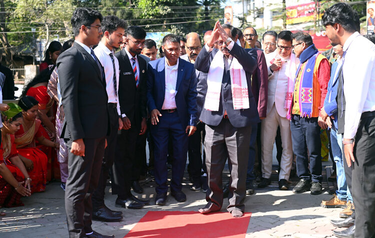 Nagaon College I অৱসৰৰ দিনটোত গুণমুগ্ধই শ্ৰদ্ধা আৰু স্নেহেৰে উপচাই পেলালে নগাঁও মহাবিদ্যালয়ৰ অধ্যক্ষ ড: শৰৎ বৰকটকীক 1 Nagaon College I অৱসৰৰ দিনটোত গুণমুগ্ধই শ্ৰদ্ধা আৰু স্নেহেৰে উপচাই পেলালে নগাঁও মহাবিদ্যালয়ৰ অধ্যক্ষ ড: শৰৎ বৰকটকীক