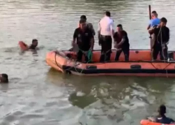 “Tragic Boat Capsize at Harni Lake Claims Lives of Students and Teachers; PM Modi Offers Condolences and Financial Aid”