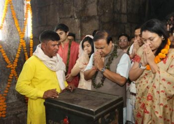 “Magh Bihu Revelry Resumes in Assam: Feasting, Meji Lighting, and the Return of Traditional Bulbul Fights”