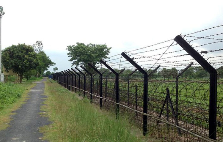 Indo Barma border : পাকিস্তান, বাংলাদেশৰ পিছত এইবাৰ ভাৰত-ম্যানমাৰ সীমান্তত কাঁটাতাঁৰৰ বেৰ