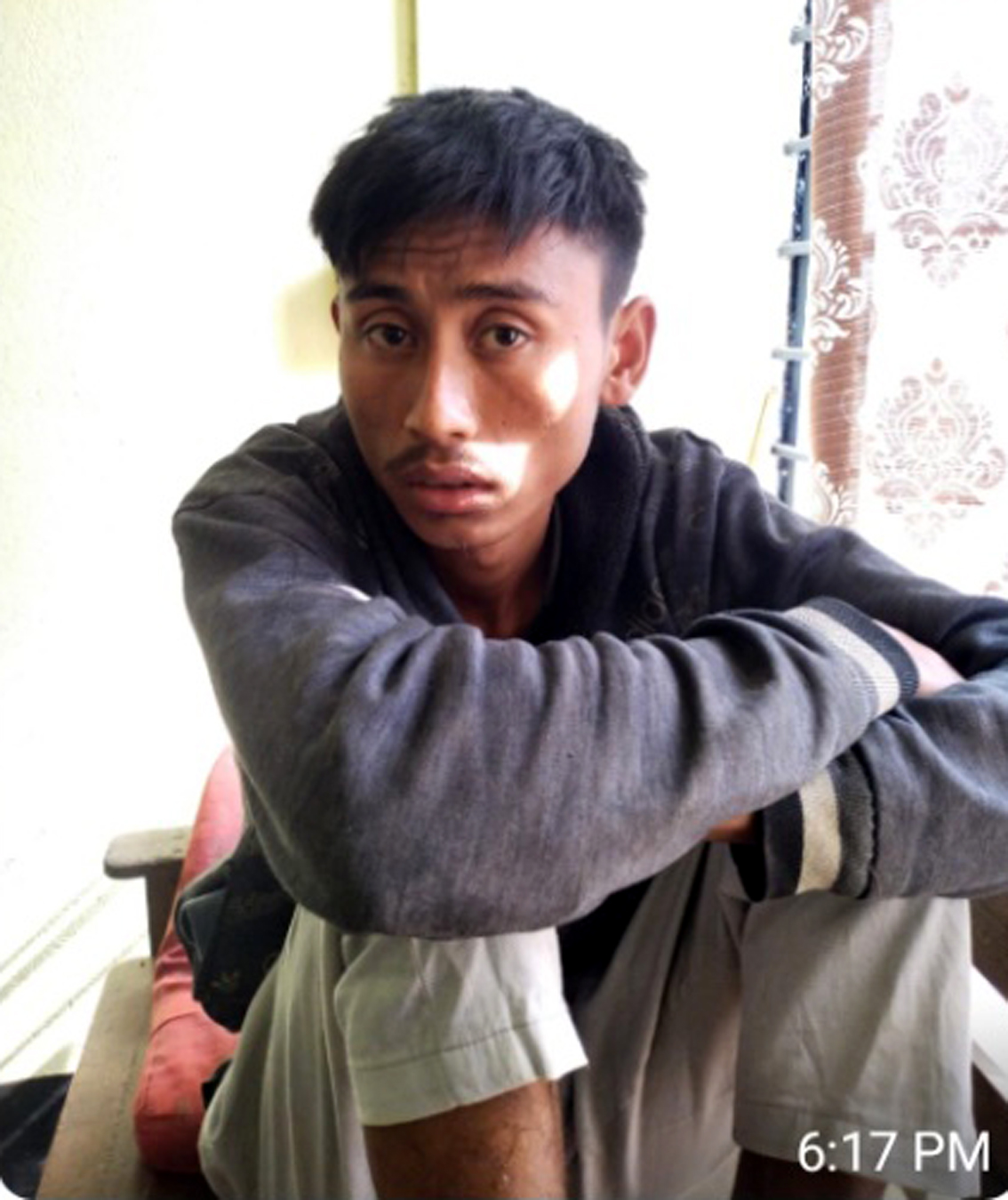 Dolamara Raped Case I ডলামৰা কিশোৰী বলাৎকাৰ ঘটনা : দৰছিং ৰংহাঙৰ নেতৃত্বত পৰিয়ালক এক লাখ টকাৰ সাহায্য, দোষীক কঠোৰ শাস্তিৰ দাবী 3 DIPHU1 1 | ASSAM TIMES POST