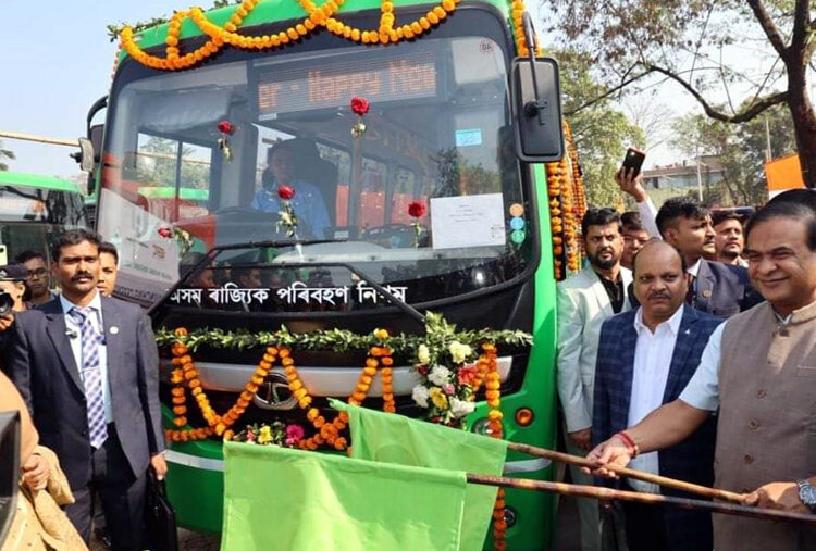 Guwahati electirc bus service I নৱবৰ্ষৰ প্ৰথম দিনটোত গুৱাহাটীবাসীলৈ ‘গ্ৰীণ বাছ’ উপহাৰ মুখ্যমন্ত্ৰীৰ