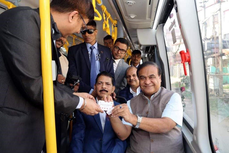 নৱবৰ্ষৰ প্ৰথম দিনটোত গুৱাহাটীবাসীলৈ 'গ্ৰীণ বাছ' উপহাৰ মুখ্যমন্ত্ৰীৰ
