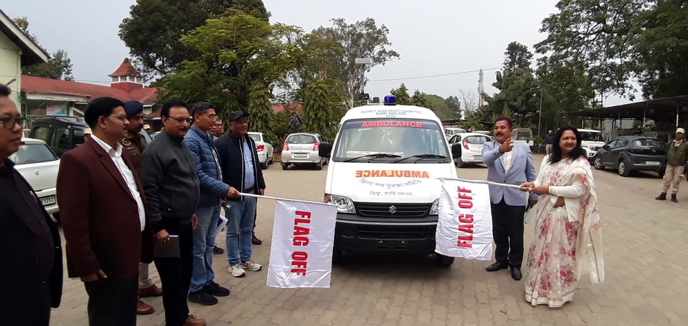 Ambulance opens : বোকাজানৰ বাবে এম্বুলেন্স মুকলি আয়ুক্ত মধুমিতা ভাগৱতীৰ 3 Diphu3 1 | ASSAM TIMES POST