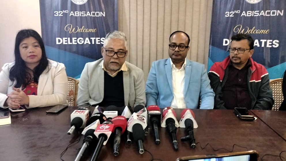 Press Meet I ডিফুত হ'বলগীয়া এনাস্থেচিয়া ছ'চাইটিৰ সন্মিলন সন্দৰ্ভত সংবাদমেল 3 ডিফুত হ'বলগীয়া এনাস্থেচিয়া ছ'চাইটিৰ সন্মিলন সন্দৰ্ভত সংবাদমেল