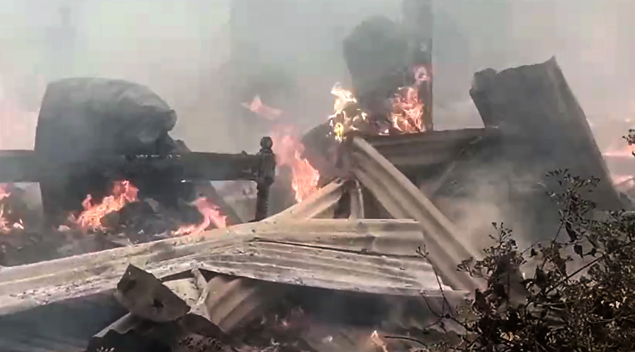 শুকানজানত ভয়ঙকৰ অগ্নিকাণ্ড, কেইবা সহস্ৰাধিক টকাৰ সা-সম্পত্তি ভস্মীভূত
