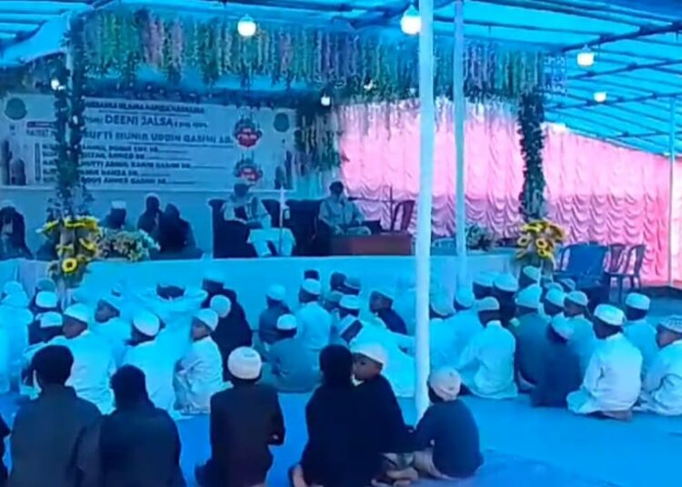 লাহৰিজানত হুছাইনীয়া ইছলামীয়া মাদ্ৰাছাৰ দ্বিনী জলছা সম্পন্ন 1 লাহৰিজানত হুছাইনীয়া ইছলামীয়া মাদ্ৰাছাৰ দ্বিনী জলছা সম্পন্ন