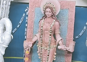 Tripura Saraswati controversy I অৰ্ধনগ্ন সৰস্বতী! ত্ৰিপুৰাৰ চৰকাৰী মহাবিদ্যালয়ত মূৰ্তিত শাৰী মেৰিয়াই দিলে বজৰং দলে
