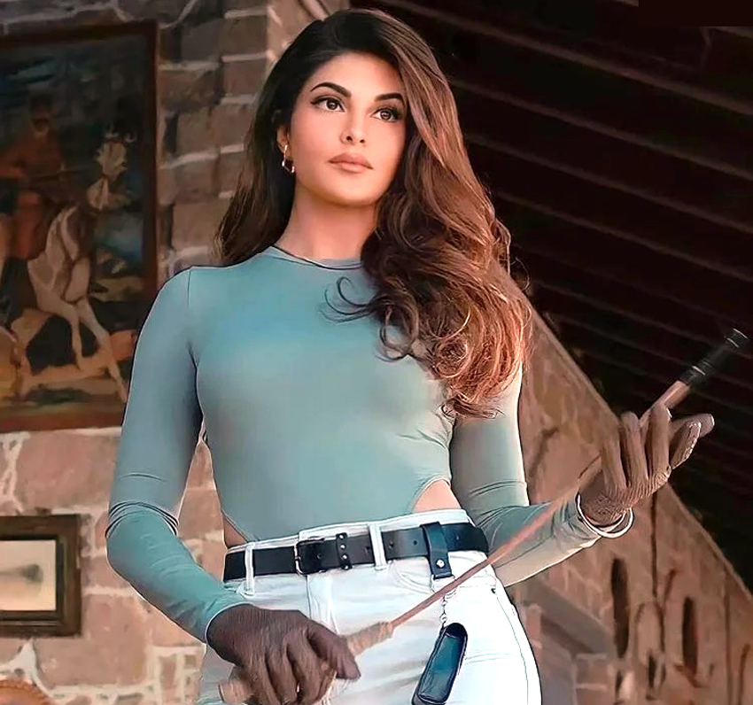 জে'লৰ ভিতৰৰ পৰাই ভাবুকি সুকেশৰ, দিল্লী আৰক্ষীৰ দ্বাৰস্থ অভিনেত্ৰী জেকলিনৰ
