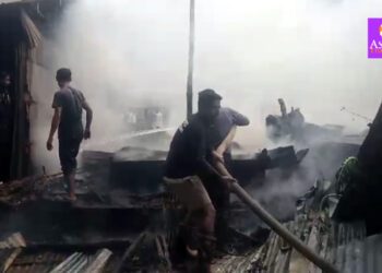 Fire broke out I শুকানজানত ভয়ঙকৰ অগ্নিকাণ্ড, কেইবা সহস্ৰাধিক টকাৰ সা-সম্পত্তি ভস্মীভূত