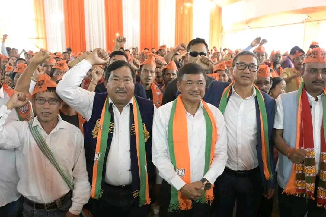 ৫১৮টা বিভিন্ন বিৰোধী দলৰ পৰিয়ালৰ বিজেপিত যোগদান 3 বিৰোধী দলৰ পৰিয়ালৰ বিজেপিত যোগদান