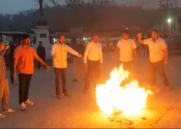 Diphu CAA Protest I নাগৰিকত্ব সংশোধনী আইন ‘কা’ বাতিলৰ দাবীত ডিফুত ‘কা আইনৰ প্ৰতিলিপি দাহ আছুৰ