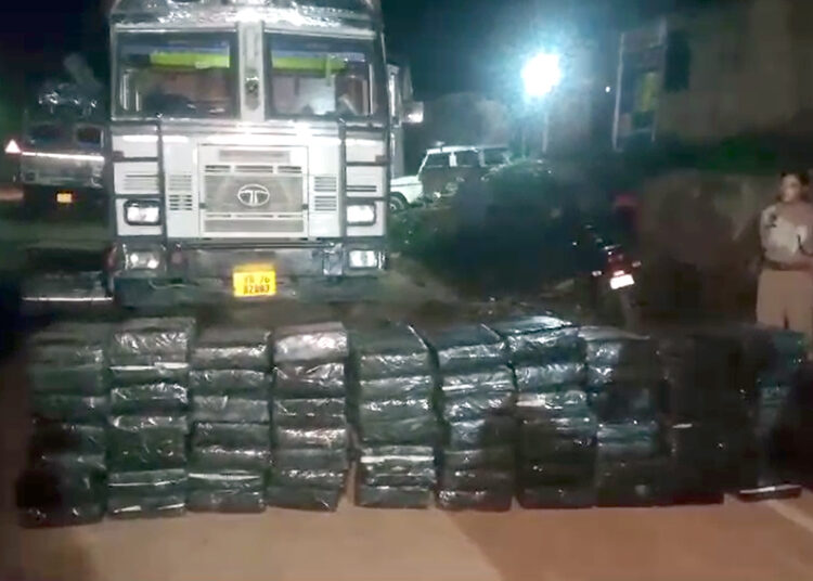 Ganja recovered : খটখটীত আৰক্ষীৰ তালাচীত বৃহৎ পৰিমানৰ গাঞ্জাসহ সৰবৰাহকাৰী আটক