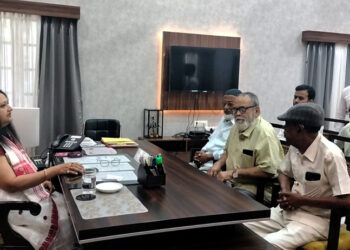 Diphu Social Reformers Committee meet DC : ডিফুৰ ড্ৰাগছ ব্যৱসায়ী আব্দুল খালেকক সামাজিকভাবে বৰ্জন সন্দৰ্ভত জিলা আয়ুক্তক লিখিত ৰূপে অৱগত
