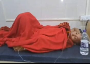 পশ্চিম কাৰ্বি আংলঙত  বিষাক্ত কাঠফুলা খাই বিপদত একেটা পৰিয়ালৰ চাৰি সদস্য-