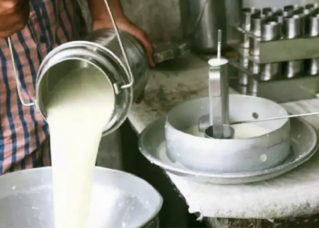 Milk price in Guwahati I গুৱাহাটীত প্ৰতি লিটাৰত ৯ টকাকৈ বৃদ্ধি গাখীৰৰ মূল্য