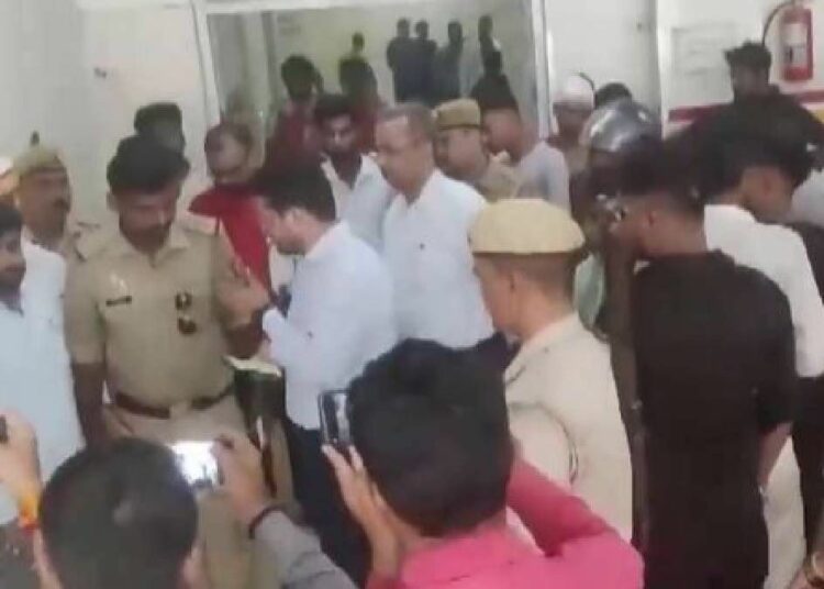 Heartbreaking Tragedy: 18 Killed, Many Injured in Devastating High-Speed Bus Crash in UP’s Unnao