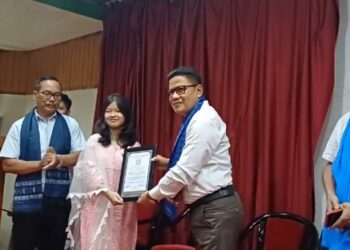 Felicitation ceremony at Diphu : ডিফুত কুকি অধ্যাপক আৰু ছাত্ৰ সমাজৰ উদ্যোগত কৃৰ্তীমান কুকি ছাত্ৰ-ছাত্ৰীক সম্বৰ্ধনা
