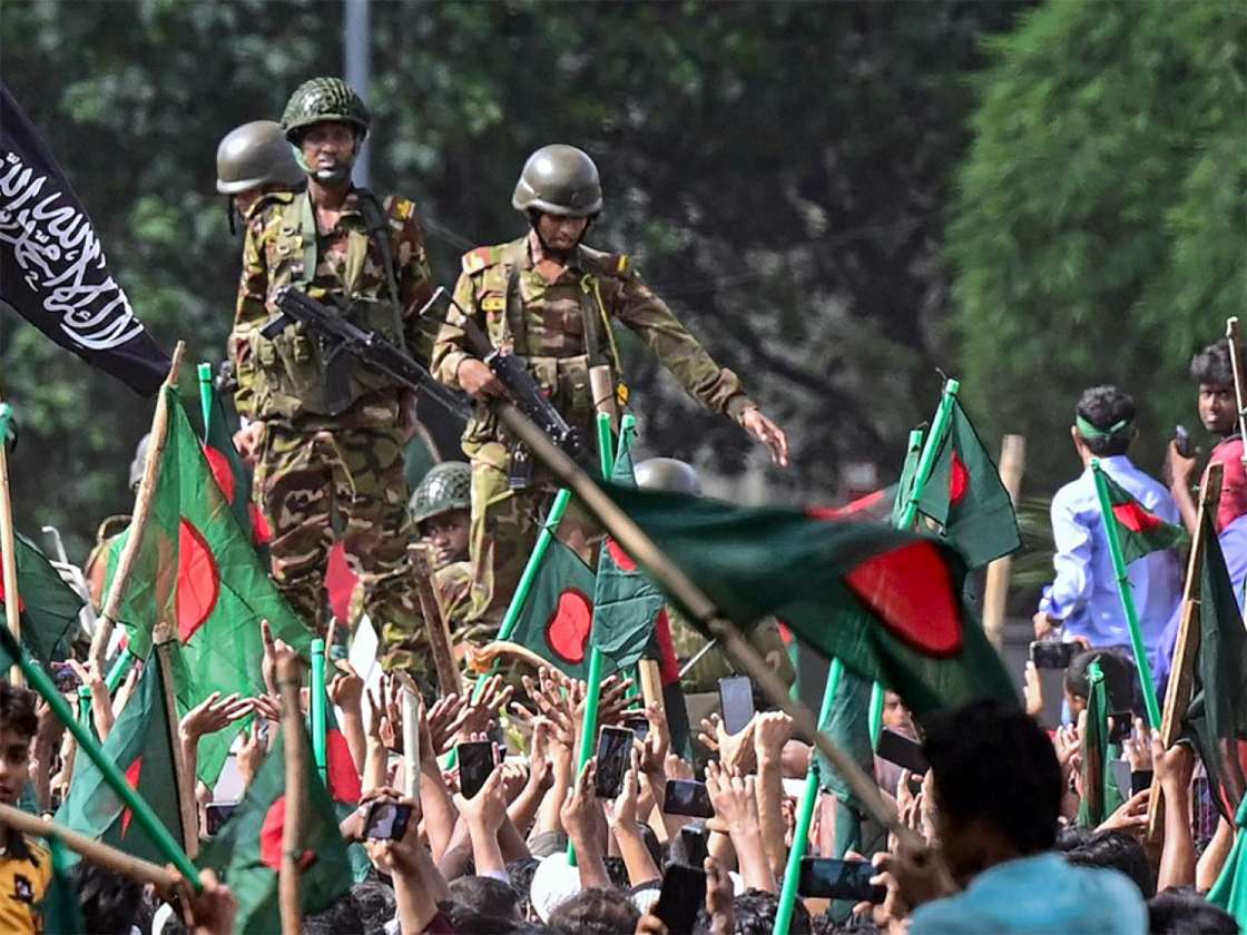 Bangladesh Violence : বাংলাদেশৰ ক্ষমতা সেনাৰ হাতলৈ 3 Dhaka 1 | ASSAM TIMES POST