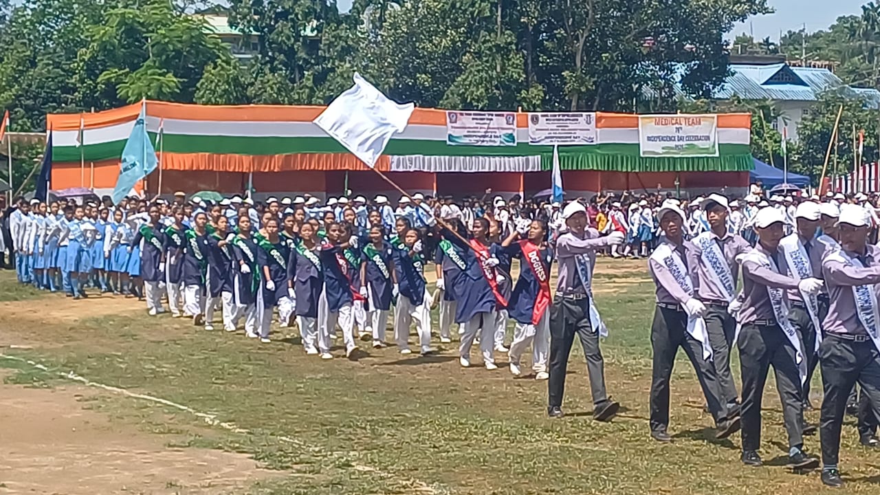 78th Independence Day : ডিফুত ৭৮ সংখ্যক স্বাধীনতা দিৱসৰ পতাকা উত্তোলন কৰে তুলিৰাম ৰংহাঙে 3 Diphup4 | ASSAM TIMES POST
