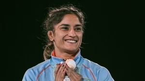 Paris Olympics 2024 । অলিম্পিকত অঘটন ঘটালে ভাৰতে, বিশ্বৰ শীৰ্ষস্থানৰ খেলুৱৈক পৰাস্ত কৰিলে বিনেশ ফ’গাটে