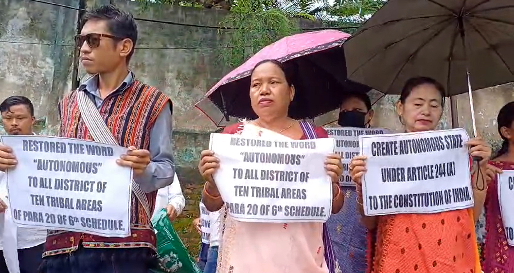 APHLC's rally at Diphu I ডিফুত APHLC দলৰ ৰেলী বিভিন্ন স্থানত আৰক্ষীৰ বাধা 3 ডিফুত APHLC দলৰ ৰেলী বিভিন্ন স্থানত আৰক্ষীৰ বাধা