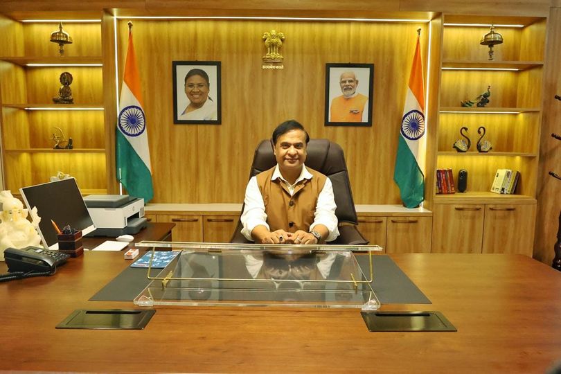 ডিব্ৰুগড় সচিবালয়ত প্ৰথমদিনাই কেইবাটাও ফাইলত চহী মুখ্যমন্ত্ৰীৰ, ডিফুৰ বাবে সুখবৰ