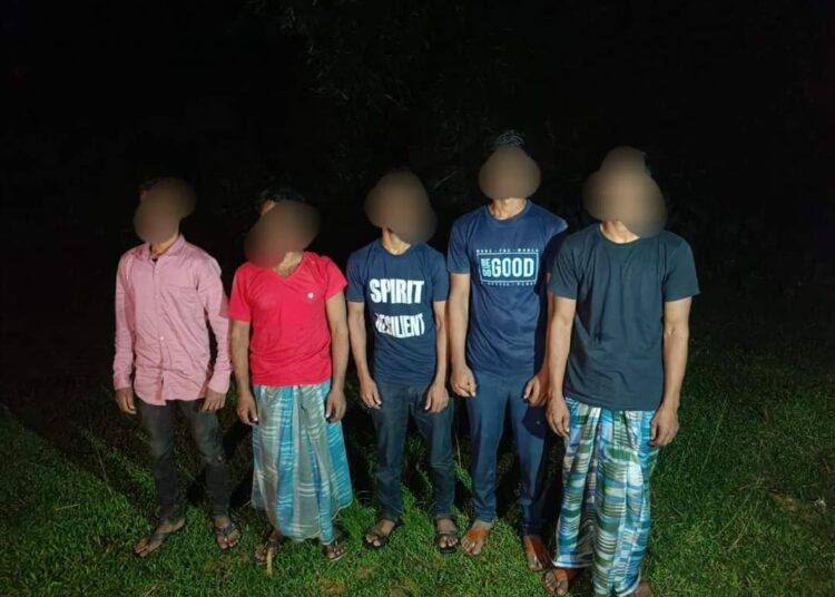 Illegal Bangladeshi in Assam I ভাৰত-বাংলাদেশ সীমান্তত ৫ বাংলাদেশী অনুপ্ৰবেশকাৰীক অসমত প্ৰৱেশত বাধা