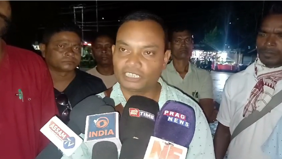 Young woman commits suicide : ডিফুত বনকৰা যুৱতীৰ আত্মহত্যাৰ ঘটনাৰ তদন্তৰ দাবী অসম চাহ জনজাতি জাতীয় মহাসভাৰ 2 অসম চাহ জনজাতি জাতীয় মহাসভাৰ কাৰ্বি আংলং জিলা সমিতিৰ সভাপতি