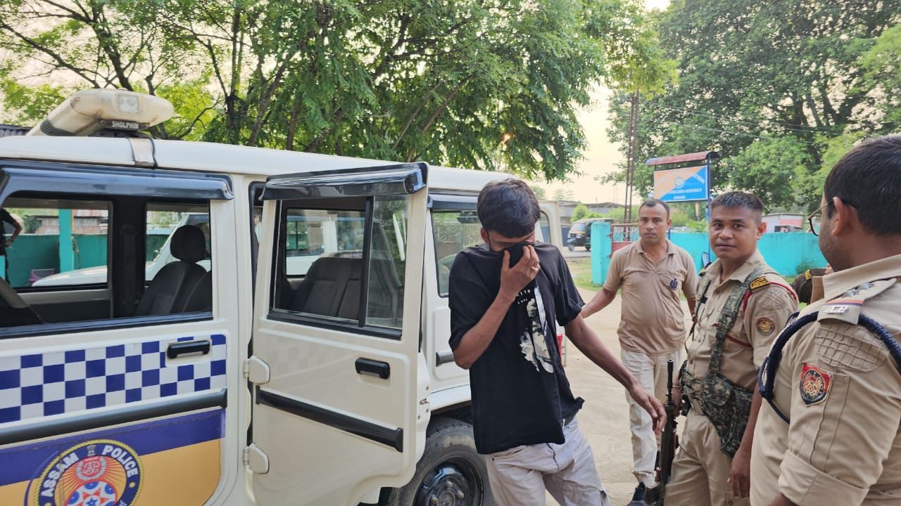 Fake currency recovered : বকলীয়াঘাটত জব্দ ৬ লাখ ৪০,০০০ টকাৰ নকল নোট, আটক তিনিজন 3 Facek 1 | ASSAM TIMES POST