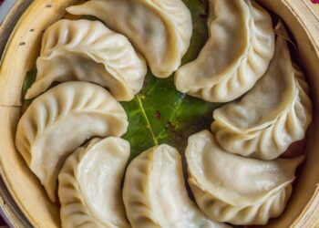 মোমোৰ খাদ্য বিষক্ৰিয়া: হায়দৰাবাদত ৩১ বছৰীয়া মহিলাৰ মৃত্যুৰ পাছত ৬ জনক গ্ৰেপ্তাৰ, খাদ্য সুৰক্ষাৰ ওপৰত নতুন নিষেধাজ্ঞা