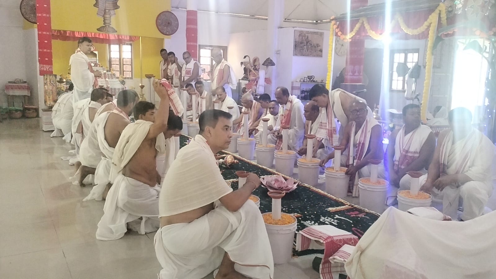 ডিফুত শংকৰী কৃষ্টি বিকাশ সংঘৰ উদ্যোগত দেওবাৰে পুৱা ৫ বজাৰ পৰা ৫ দিনীয়া কাৰ্যসূচীৰে আৰম্ভ হৈছে অবিৰত ভাগৱত পাঠ 