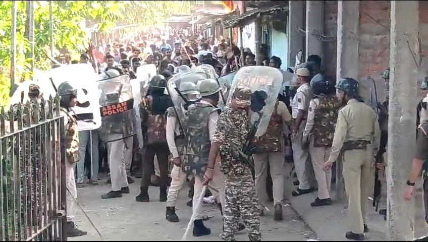 Protests break out at Dibrugarh Medical College as locals confront police over the closure of a gate