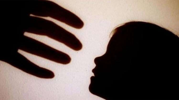 Child Rape case : চকলেটৰ লোভ দেখুৱাই আত্মীয়ৰ দ্বাৰাই শিশুক ধৰ্ষণ কৰি হত্যা, মৃতদেহ পুতি থ’লে পথাৰত