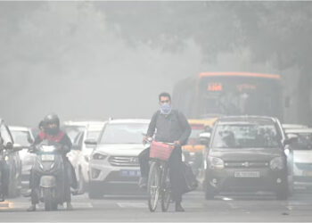 Delhi Pollution : প্ৰদূষণ ৰোধৰ বাবে দিল্লী চৰকাৰৰ ৫০ শতাংশ কৰ্মচাৰীক ঘৰৰ পৰা কাম কৰাৰ নিৰ্দেশ