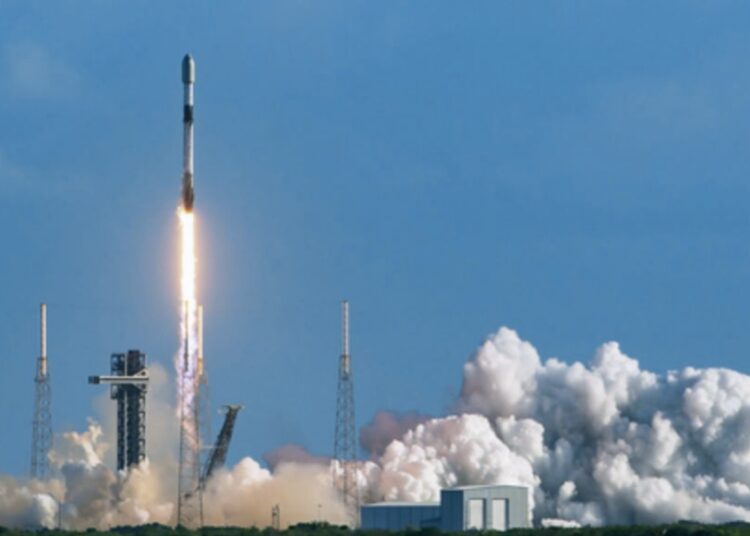 ISRO GSAT20 I আমেৰিকাৰ পৰা ইছৰ’ৰ GSAT20ৰ সফল উৎক্ষেপণ মহাকাশলৈ গʼল ইলন মাস্কৰ স্পেচএক্সত