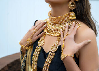 Gold Jewellary of Indian women : ভাৰতীয় মহিলাসকলৰ হাতত কিমান সোণ আছে ? তথ্য জানিলে আচৰিত হ’ব