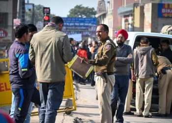 Bomb Threat : পৰীক্ষা বন্ধ কৰাৰ বাবেই ২৩ খন বিদ্যালয়ত বিস্ফোৰণৰ ভাবুকি, দিল্লীত গ্ৰেপ্তাৰ দ্বাদশ শ্ৰেণীৰ ছাত্ৰ
