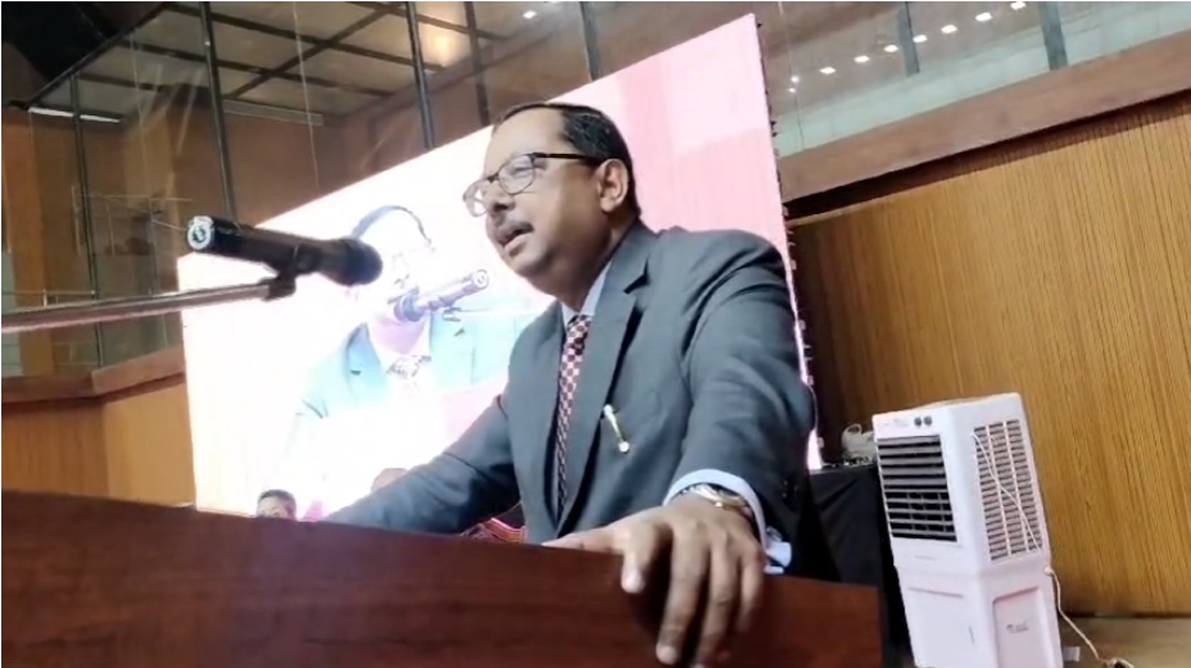 ডিফুত ড্ৰাগছৰ 'সজাগ' শীৰ্ষক ড্ৰাগছ সজাগতা আলোচনা চক্ৰত উচ্চতম ন্যায়ালয়ৰ ন্যায়াধীশৰ 