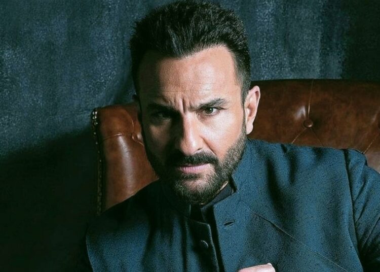 Saif Ali Khan Attacked I নিজৰ ঘৰতে ছুৰীৰে আক্ৰমণ অভিনেতা চৈফ আলী খানক, চিকিৎসালয়ত ভৰ্তি 1 Saif Ali Khan Attacked I নিজৰ ঘৰতে ছুৰীৰে আক্ৰমণ অভিনেতা চৈফ আলী খানক, চিকিৎসালয়ত ভৰ্তি