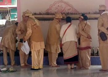 Me-Dam-Me-Phi :  ডিফুত পৰাম্পৰাগত প্ৰথাৰে মে-ডাম-মে-ফী উদযাপন 