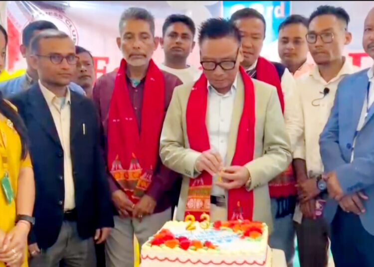 ডিফু প্ৰেছ ক্লাৱৰ ২৩ সংখ্যক প্ৰতিষ্ঠা দিৱস:সংবাদ কৰ্মীক যথেষ্ঠ কিতাপ পঢ়াৰ আহ্বান  সভাপতি বৰছিং ৰংফাৰৰ