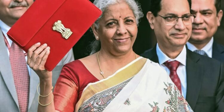 Budget 2025 I এইবাৰ বাজেটত বিহাৰক সৰ্বোচ্চ অগ্ৰাধিকাৰ দিয়াৰ চেষ্টা, মধুবনী কলাৰ শাৰী পৰিধান কৰি বাজেট দাখিল বিত্তমন্ত্ৰীৰ